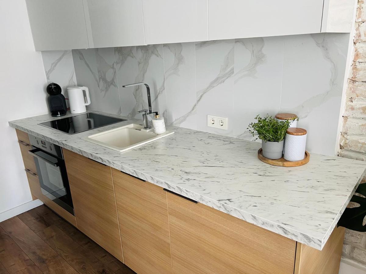 The Right Coast Apartment With Free Private Parking 里加 外观 照片