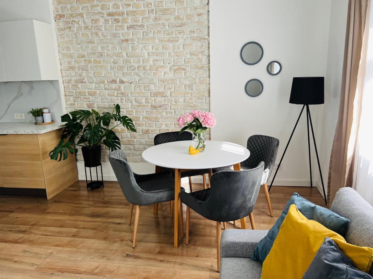 The Right Coast Apartment With Free Private Parking 里加 外观 照片