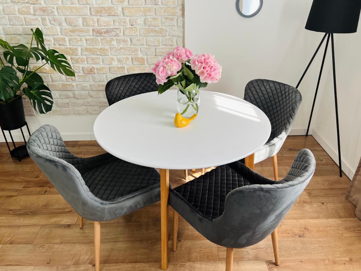 The Right Coast Apartment With Free Private Parking 里加 外观 照片