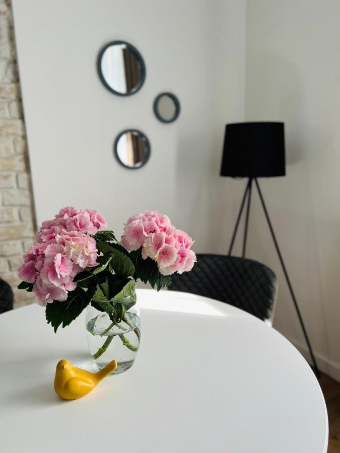 The Right Coast Apartment With Free Private Parking 里加 外观 照片