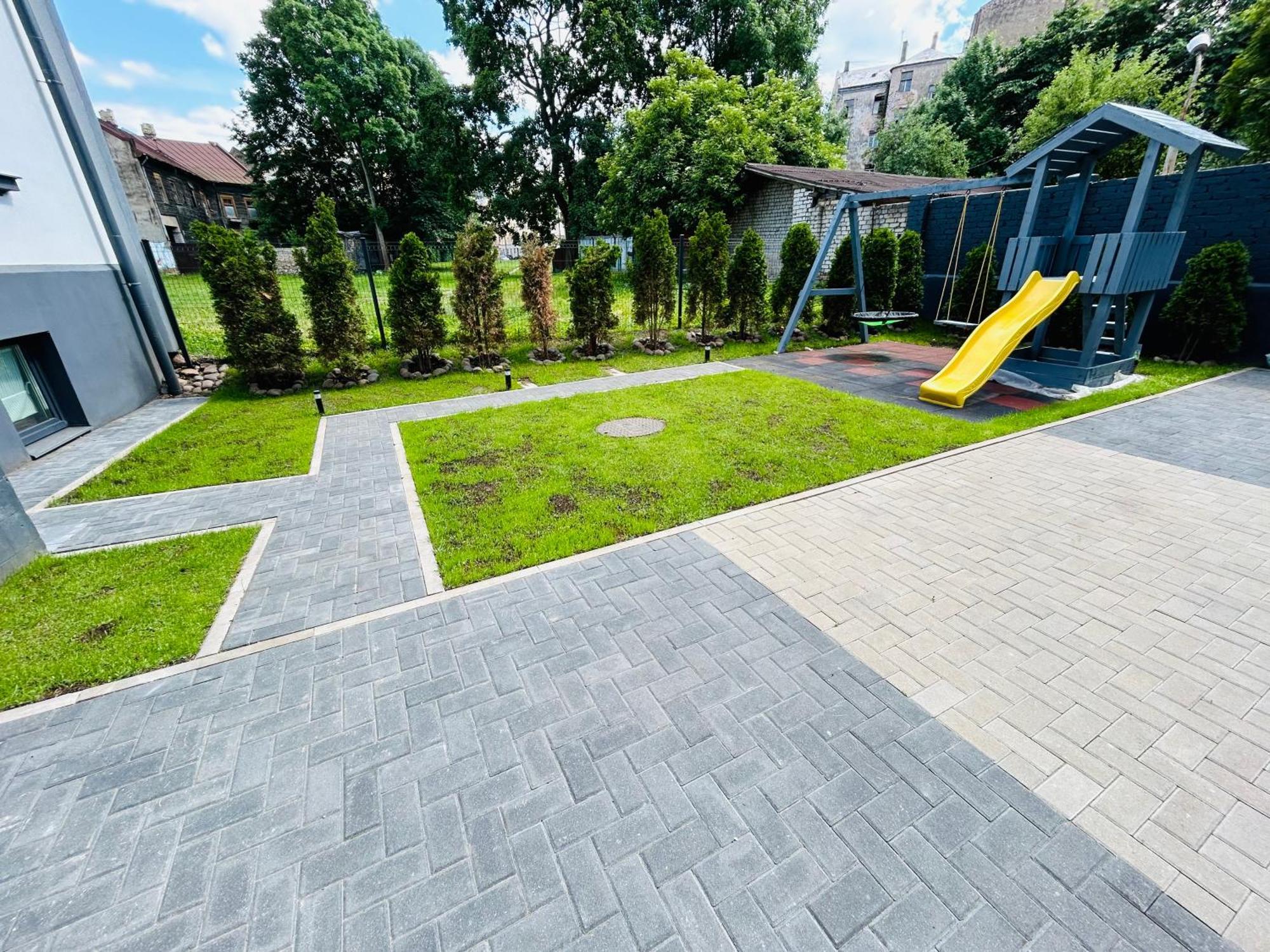 The Right Coast Apartment With Free Private Parking 里加 外观 照片